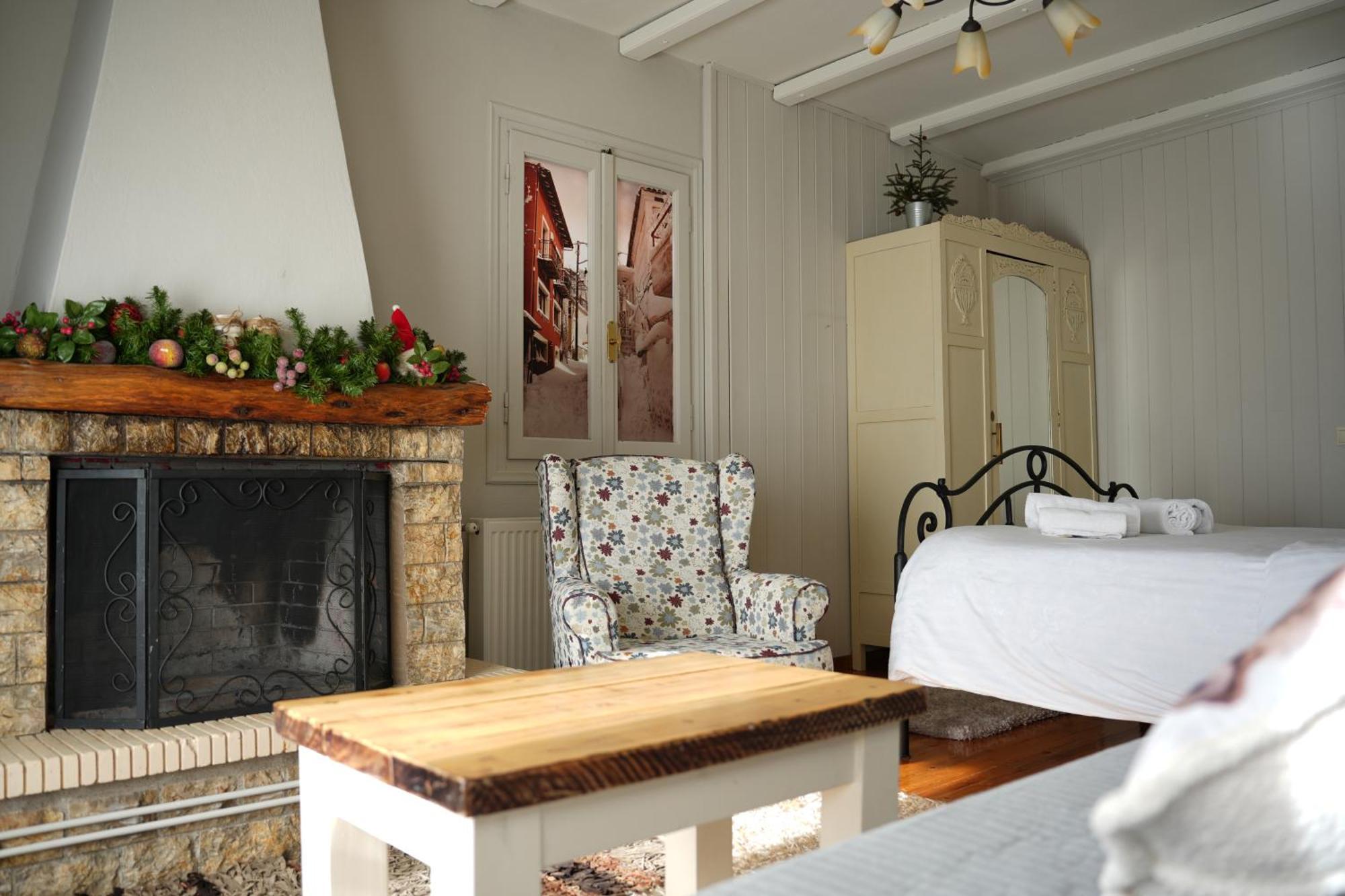 Guesthouse Doma Est 1991 أراخوفا المظهر الخارجي الصورة