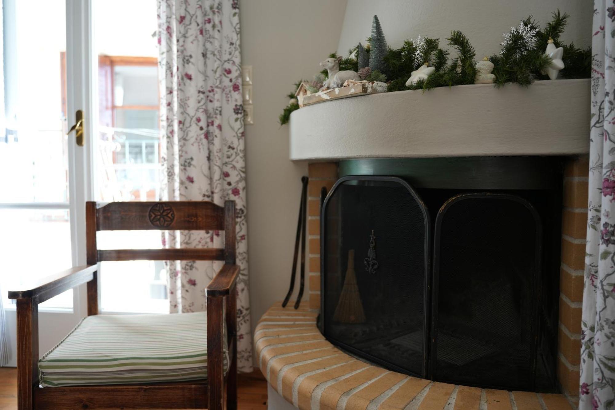Guesthouse Doma Est 1991 أراخوفا المظهر الخارجي الصورة